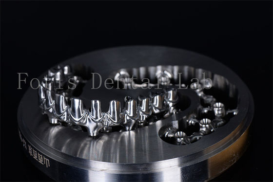 Nhìn tự nhiên tất cả trên 6 Zirconia hoặc Titanium cấy ghép